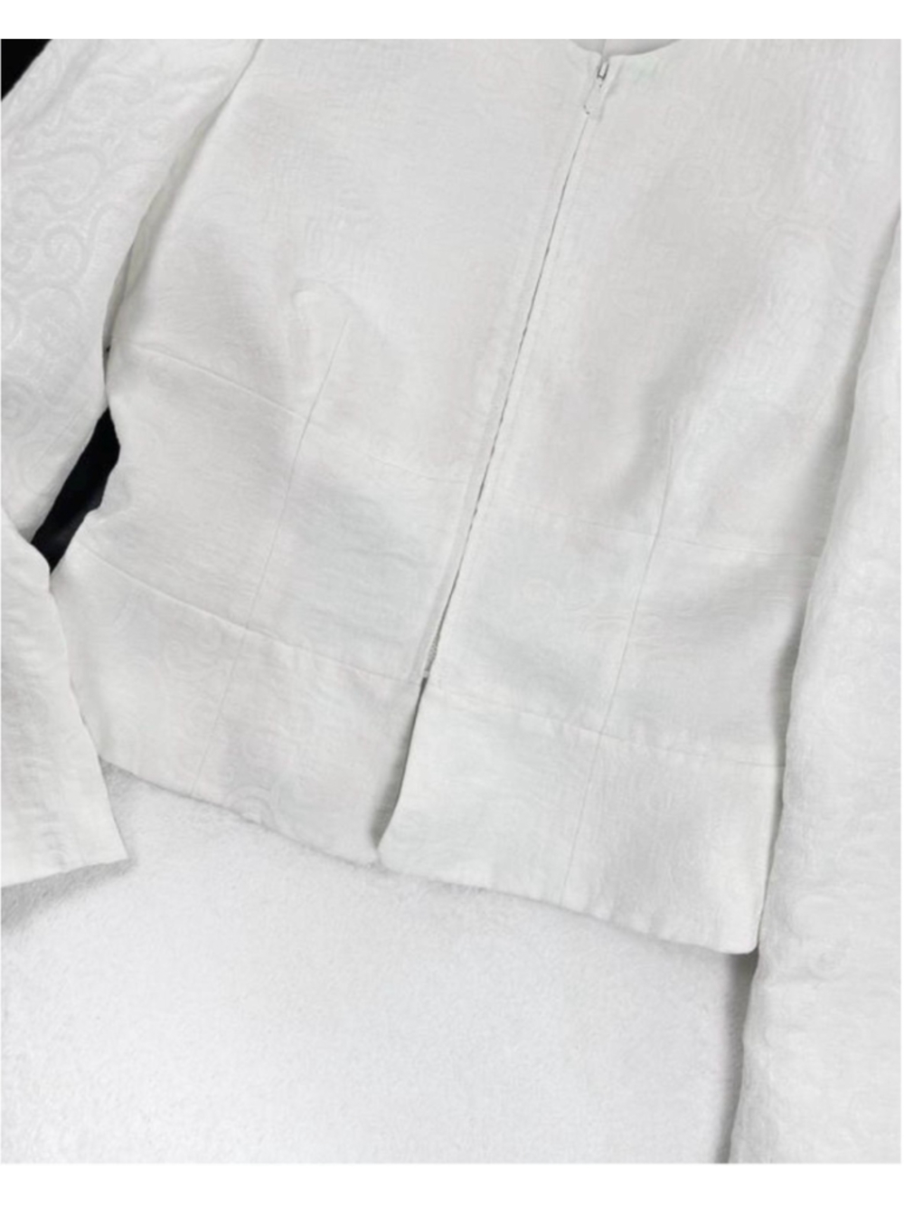 Giorgio Armani Vintage White Textured Peplum Blazer - Picture 3 of 7